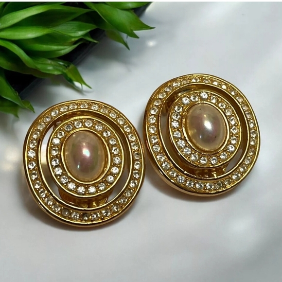💚 Christian Dior Rhinestone Faux Pearl Clip Earrings Gold Tonea W/ Dior dustbag - Picture 10 of 10